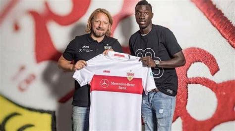 Mvumpa's club, stuttgart, announced in a statement on tuesday that their striker had recently revealed the. Mercato : Silas Wamangituka signe au Vfb Stuttgart jusqu ...