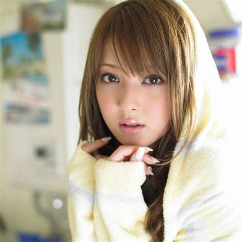 Free Download Cute Japanese Fashion Model Nozomi Sasaki Wallpapers 1024x1024 [1024x1024] For