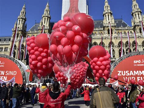 Alle feiertage österreich im mai der jahre 2021, 2022, 2023 in tabellarischer darstellung und im kalender. 1. Mai: Aufmärsche und Verkehrssperren - wien.ORF.at