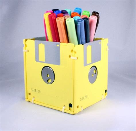 Upcycle This 10 Ways To Reuse Floppy Disks Redesign Revolution Diy Art Projects Diy