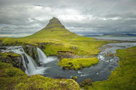 Kirkjufellsfoss Montaña Cascada Y Kirkjufell Islandia Waterfall