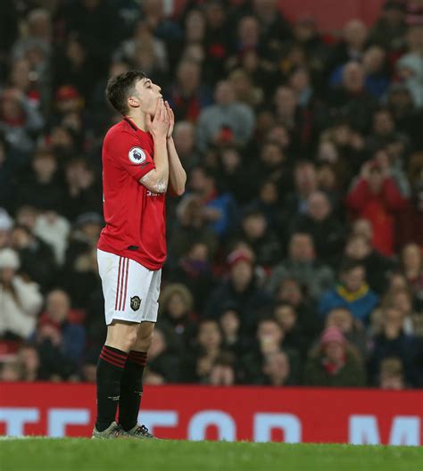 Any list has to start with george best and sir bobby charlton. 10 images of Manchester United players looking broken against Burnley - United In Focus