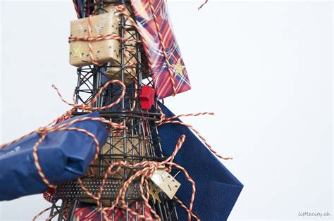 Dass es keine fotos vom doppelten durchflug unter dem eiffelturm gibt, ist an sich nicht weiter verwunderlich. Eiffelturm ⋆ LittleCITY.ch: Schweizer Reiseblog ...