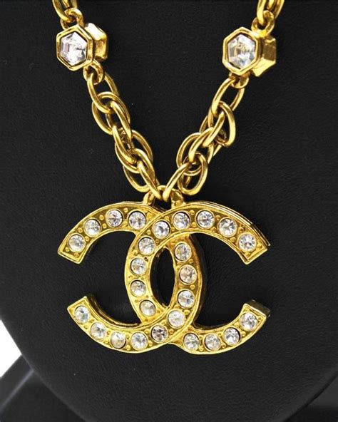 1980s Chanel Chain Necklace With Cc Pendant At 1stdibs