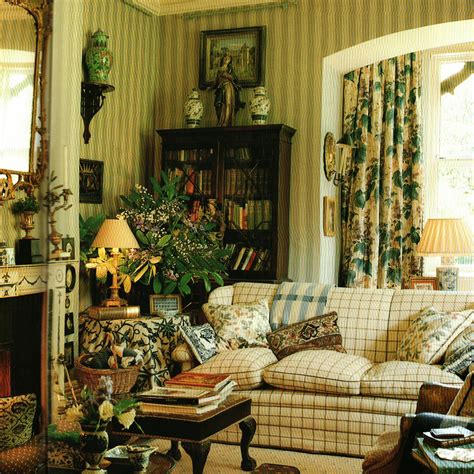 16 English Country Cottage Interiors Trends We Juice Well