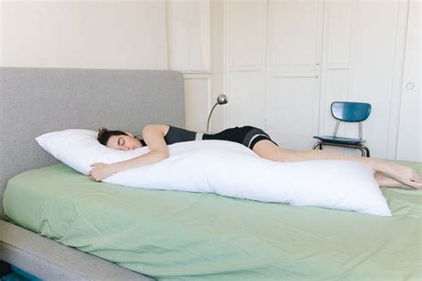 The Best Body Pillow Reviews By Wirecutter