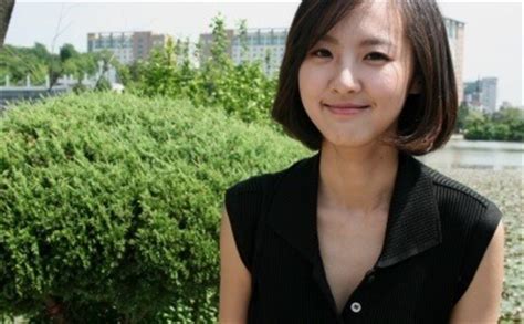 공지영 작가와 설전을 벌여 화제가 됐던 배우 김부선이 딸 이미소 양의 친부에 대해 폭로했다. 쭉빵카페 | 난방열사 김부선 딸 이미소 아나운서이미지 - Daum 카페