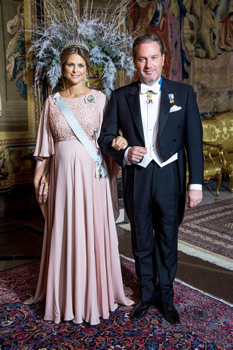 Die jüngere schwester von thronfolgerin victoria (43) und prinz carl philip (42). Fashion-Looks: Der Style von Prinzessin Madeleine | GALA.de