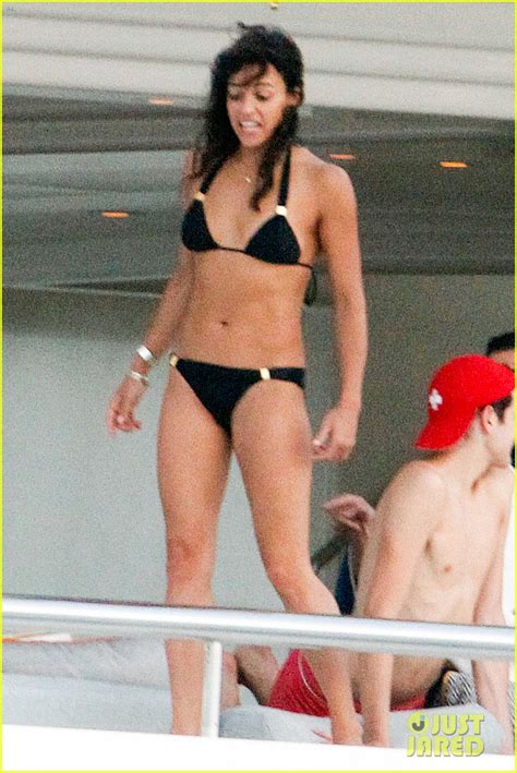 Zac Efron Goes Shirtless For Jet Ski Fun With Michelle Rodriguez Photo Bikini Harry