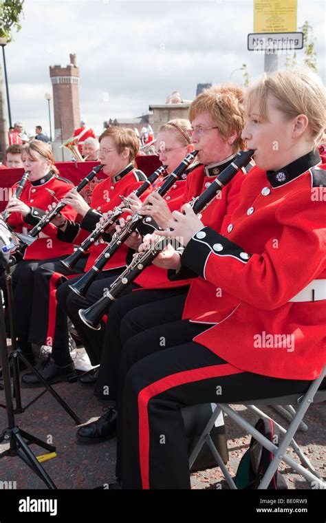 Group Clarinet Players In Red Hi Res Stock Photography And Images Alamy