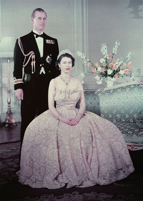 Prince philip and queen elizabeth ii during their honeymoon at broadlands, romsey, hampshire. Elizabeth II, From Princess to Queen 1939-1957 | 50+ World