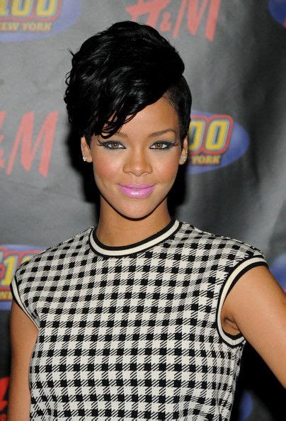 Rihanna Fauxhawk In 2020 Rihanna Hairstyles Rihanna