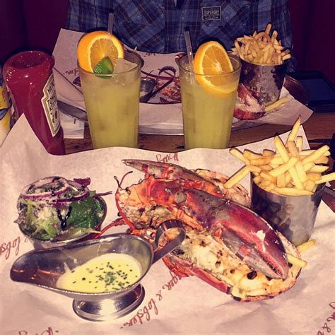 There's nothing wrong with being shia it's the right path meanwhile wahhabis and salafis are kafirs. Burger & Lobster, London | HALAL FOOD DIARY