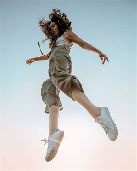 My Girl Can Fly Soraya Torrens Download This Photo By Shlomi Platzman On Unsplash Body