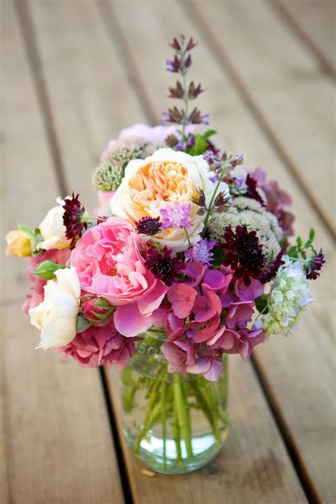 30 Easy Floral Arrangement Ideas Creative Diy Flower Arrangements