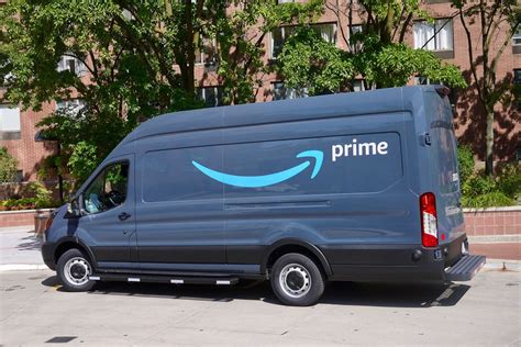 The official facebook page for amazon prime now. Amazon is selling individual $1 items with free one-day Prime delivery - Vox