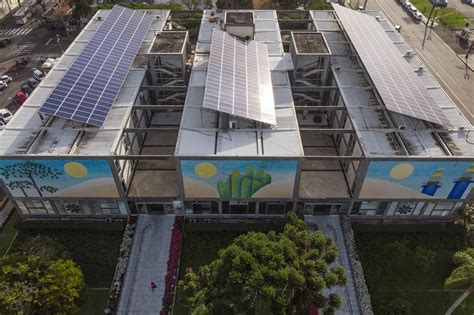 A metodologia é muito rica e os insights gerados foram indispensáveis para a sequência do planejamento e possíveis caminhos para a campanha. La prefectura de Curitiba, alimentada por la solar - pv ...