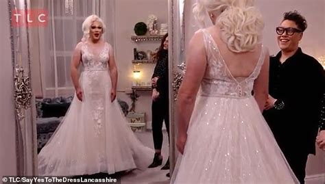 Say Yes To The Dress Drag Queen Surprises Wedding Guests By Walking