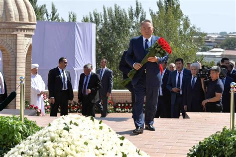 Nazarbayev Visits Samarkand Pays Tribute To Late Uzbek President