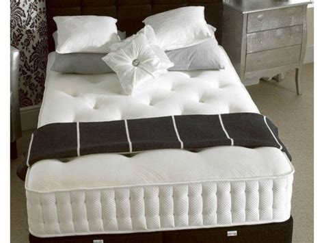 Pocket spring mattresses are constructed using individual pocket springs which respond and contour to your body shape, offering maximum support and pocket sprung mattresses are available in single, double and king size, as well as the full range of firmness ratings from soft to extra firm. Cashmere Pocket 2000 Pocket Sprung 5ft King size Mattress