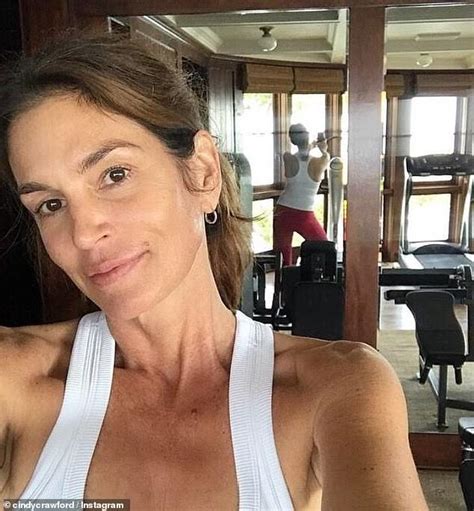 Cindy Crawford 52 Shows Flawless Complexion With Makeup Free Selfie