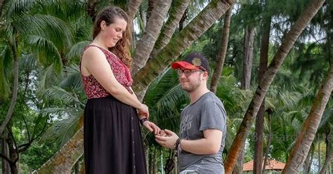 Mans Romantic Proposal Photobombed By Unexpected Guests Mirror Online