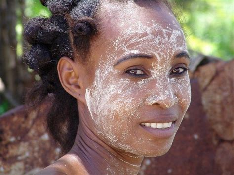 sakalava woman unique textured hair ceremony