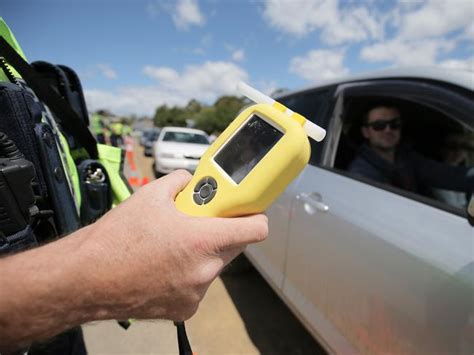 No need to wander anywhere. Australian drivers urged to shop for better car insurance deals | The Advertiser