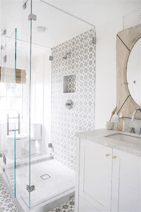 23 Beautiful Gray And White Bathroom Decor And Design Ideas