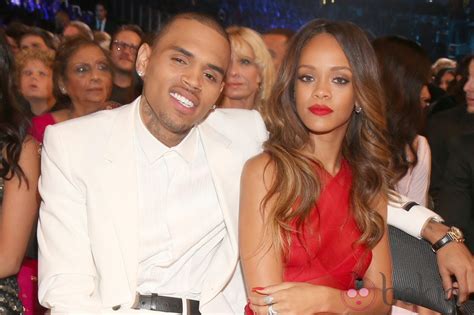 Rihanna Y Chris Brown En La Entrega De Los Grammy 2013 Ceremonia Y