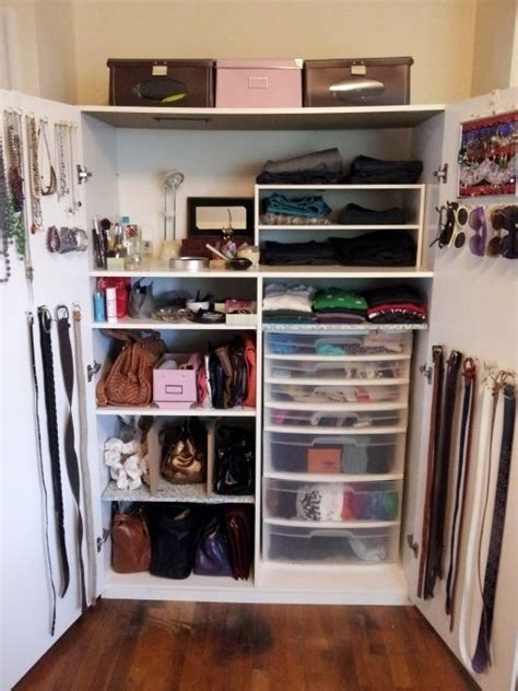 small closet ideas  organize  lot  clothing    space