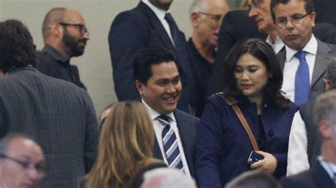 Umur 42 tahun) adalah seorang pengusaha asal indonesia status: Mengenal Elizabeth Tjandra, Istri Erick Thohir yang Jarang ...