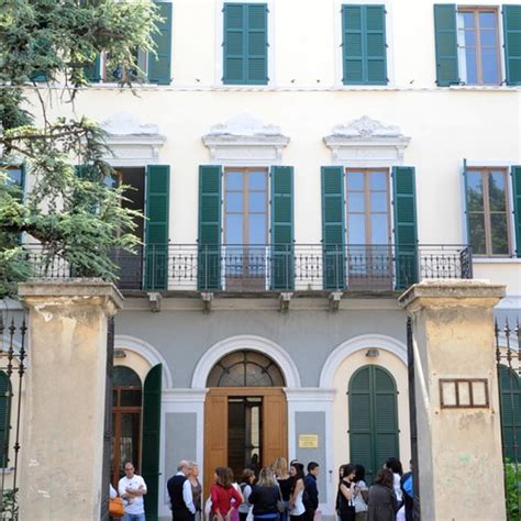 Pessina dorian como è una azienda registrata in provincia di co, avente la seguente forma giuridica: Malore all'istituto Pessina ambulanza in via Scalabrini ...