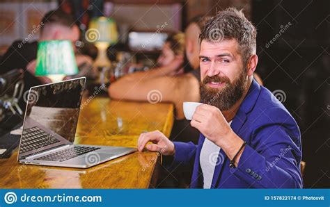 Freelance Benefit Manager Work Online While Enjoy Coffee