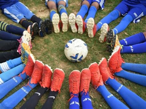 We would like to show you a description here but the site won't allow us. Kids Under 12 Banned from Heading Soccer Balls in Practice
