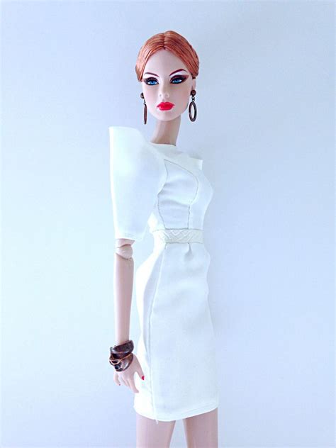 Agnes Von Weiss High Visibility Barbie Dress Redhead Doll Fashion Royalty Dolls