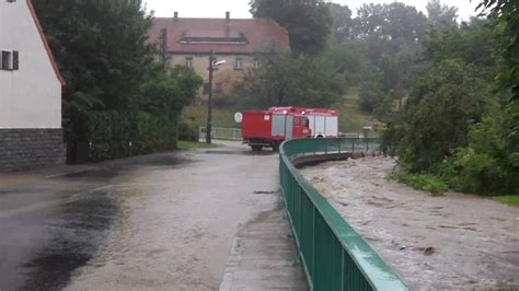 Schwere überschwemmungen haben teile von bayern und sachsen getroffen. Hochwasser in Cunewalde 4 Sachsen - YouTube