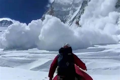 13 Bodies Taken From Everest ‘death Trap 3 More Still Missing