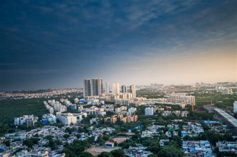 Ibis hyderabad hitech city is located in hitec city. Hyderabad city buildings and skyline in india | Premium Photo