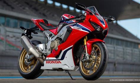 Aggressive sports styling of the cbr1000rr fireblade. CBR 1000RR Fireblade | Honda Motocicletas