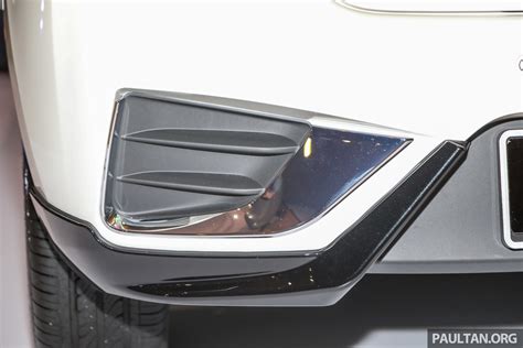 Adjustable arm rest for longer extension. 2018 Perodua Myvi - GearUp accessories detailed 2018 Myvi ...