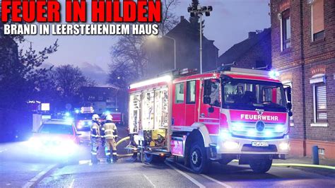 Feuer In Einem Leerstehenden Haus Rauch Aus Dem Geb Ude Unrat