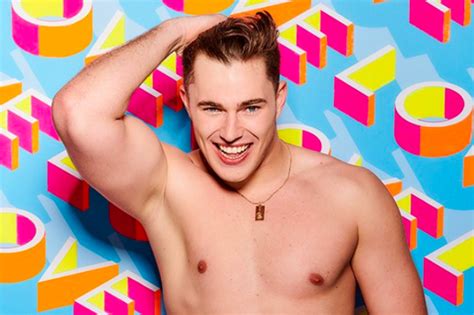 Love Island Star Curtis Says He Would Have A Relationship With A Man