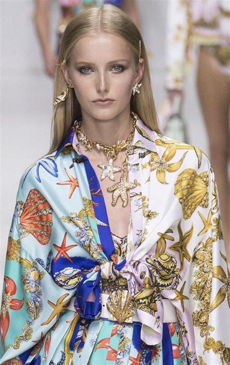 Versace Spring Summer 2018 Ready To Wear Tribute Collection Look 37