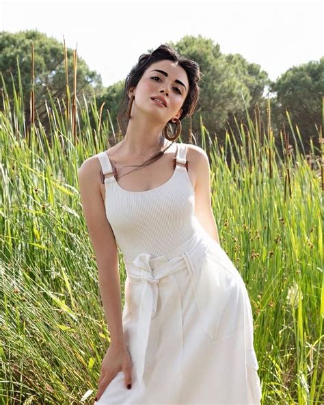 Ozge Yagiz Tv Series Biography Turkish Drama Beauty Girl Özge