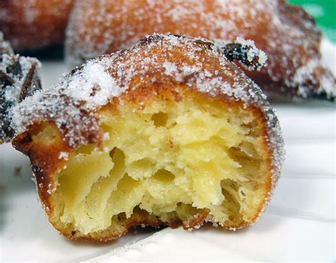 Zeppole (Italian Doughnuts) | Italian doughnuts, Italian ...