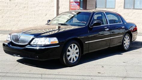 These cars are a great deal for town car shoppers. 2011 Lincoln Town Car Signature Limited 4dr Sedan In ...