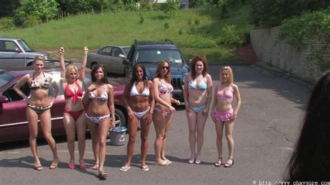 Critique Bikini Bloodbath Car Wash Un Film De Jonathan Gorman