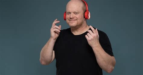 Mája športovú stanicu radiožurnál sport. Jsem emoční houbička, usmívá se David Novotný. Těší se na ...