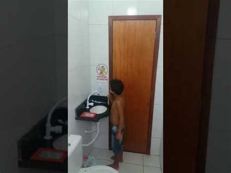 Pai Pega O Filho No Flagra No Banheiro YouTube